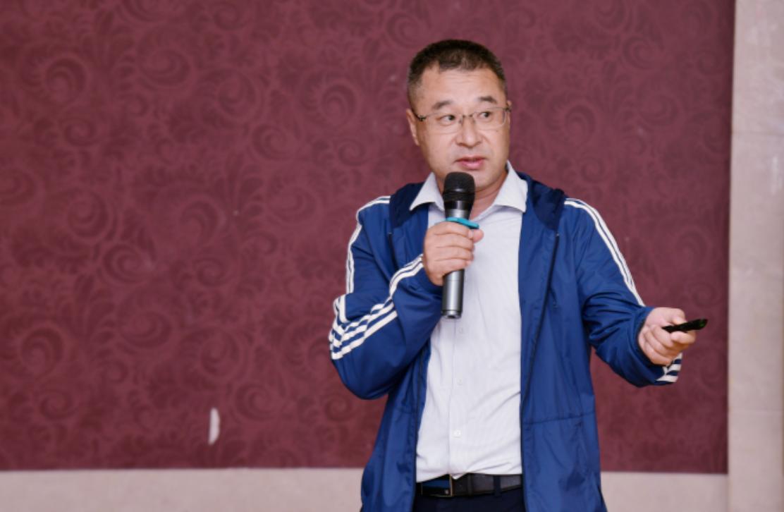 凤凰制药集团杜冰教授出席葛根产业研讨会，助力高质量发展